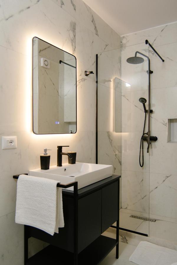 Urban Serenity City Skyline View Apartment 1 Тирана Екстер'єр фото